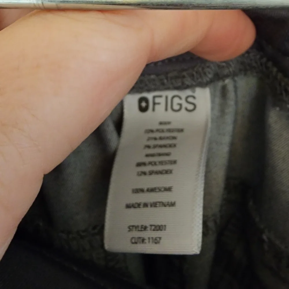 💜 FIGS Axim Men's Gray Cargo Scrub Pants